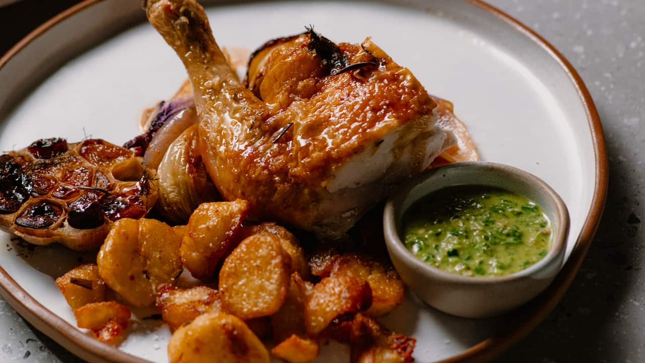 Roast chicken with onion & fennel